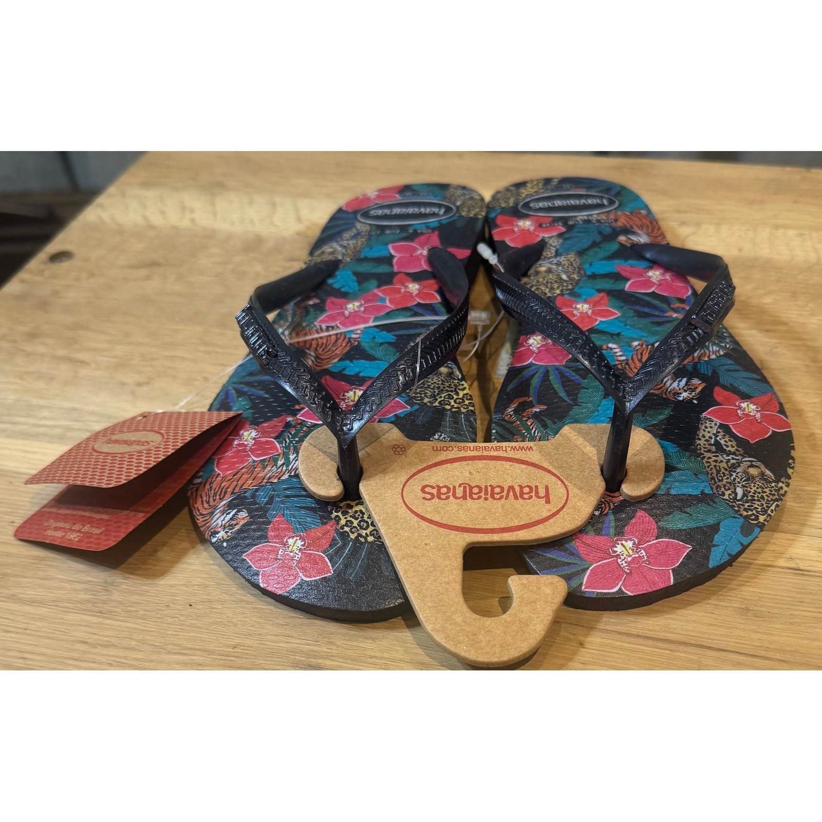 NWT Havaianas Slim Tropical Flip Flops Casual Beach jungle print USA 6