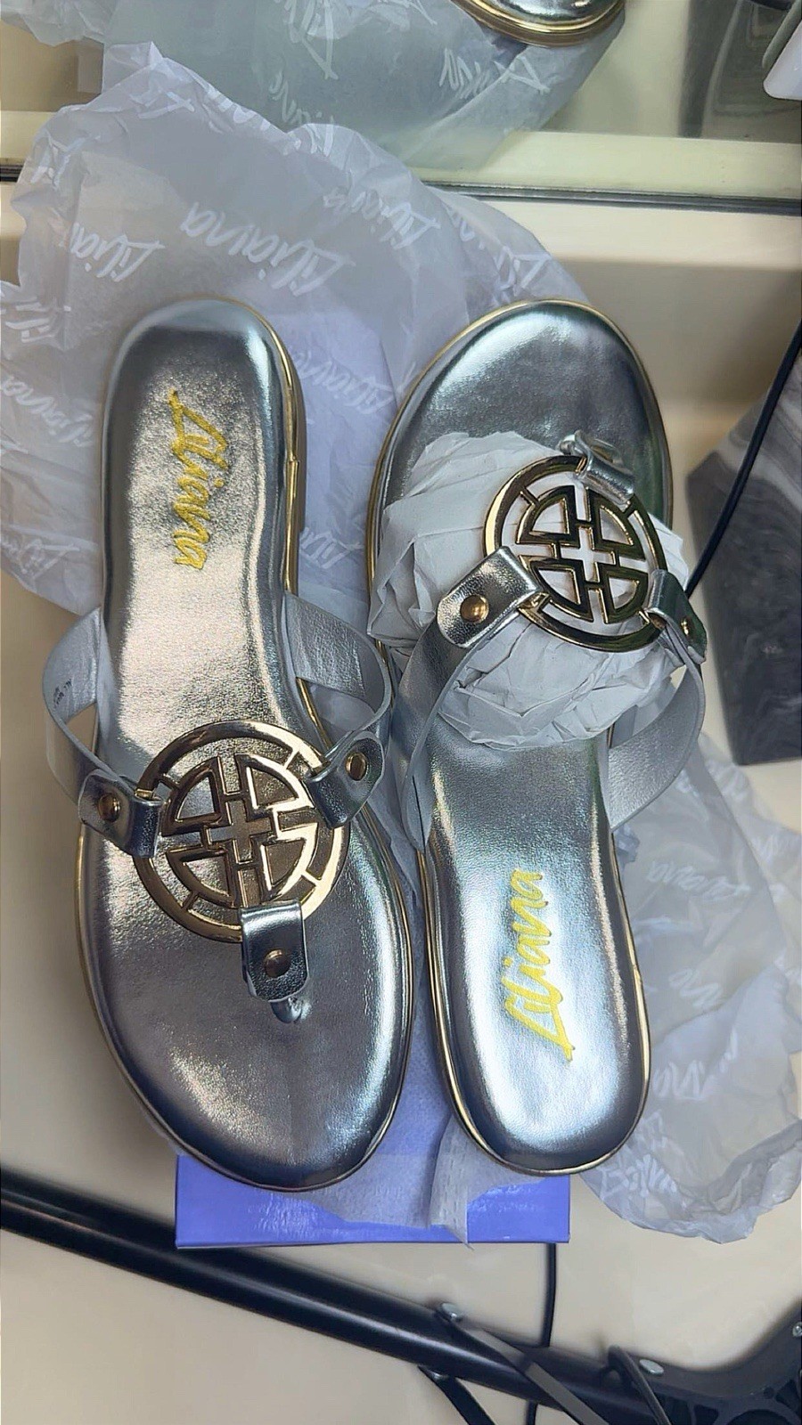 Aliana Women’s Silver Thong Slip-On Slide Sandals Casual Size 6.5