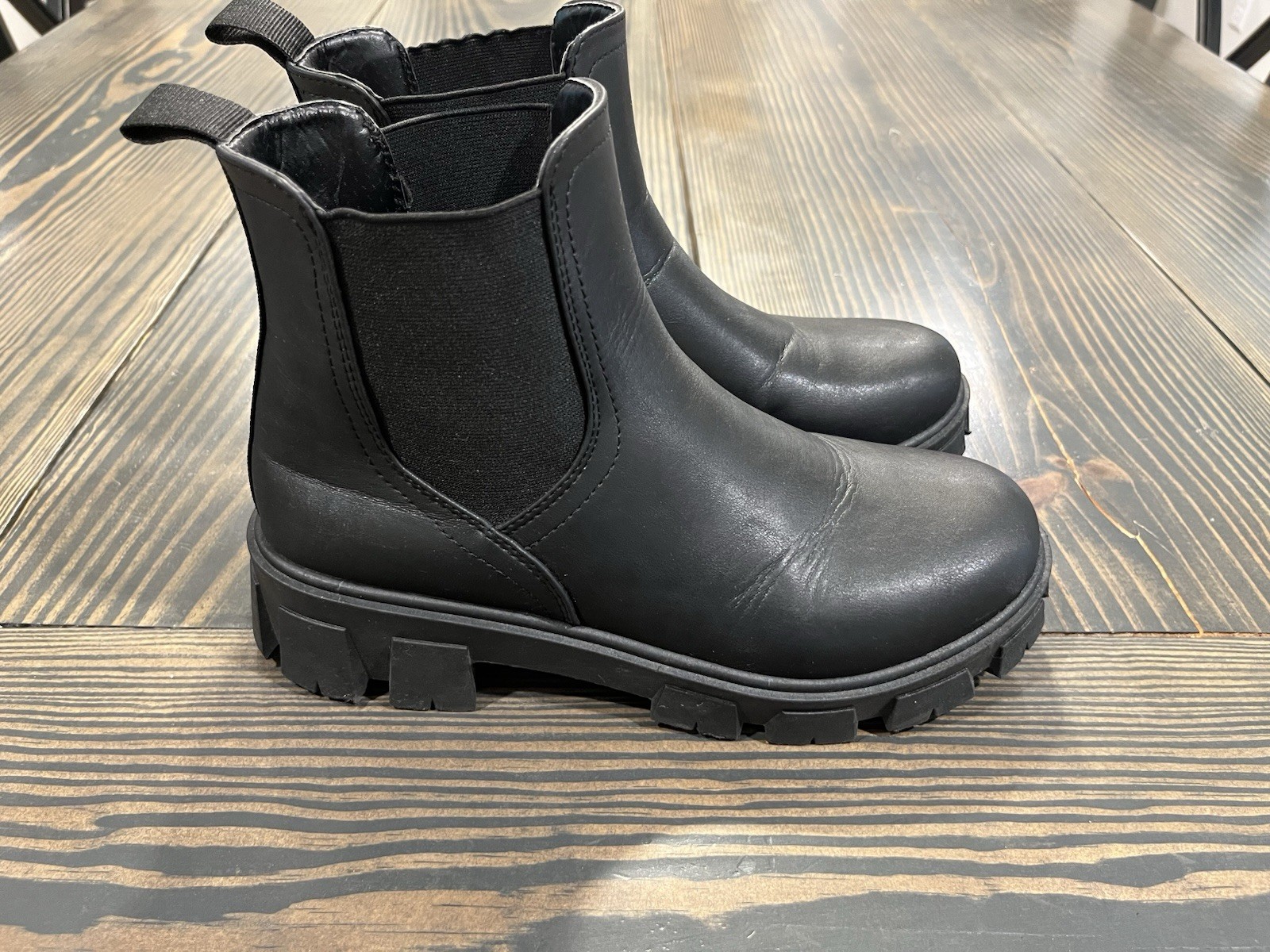 Sugar Jaiden Chelsea Black Slip-on Ankle Boots (Women’s Size 8) Great Condition!