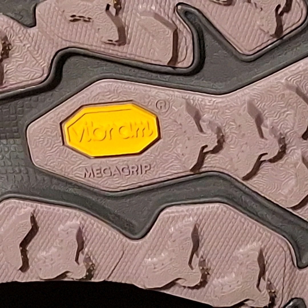 Hoka Women’s Size 8 1155151/SZQ Speedgoat 6 GTX, Smoky Quartz /Quartzite