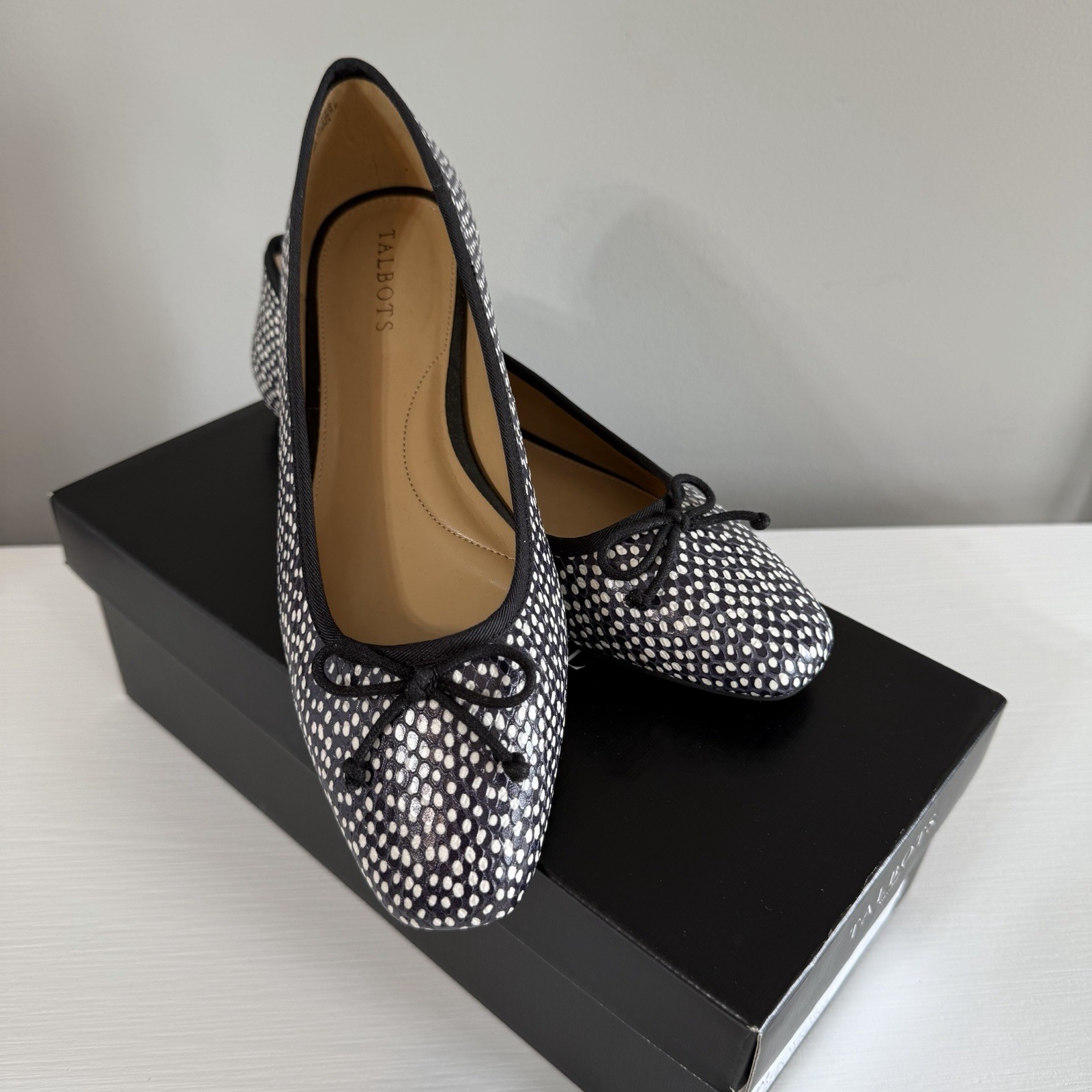 Talbots Tinsley Black and White Polka Dot Ballet Flats With Bow Size 8