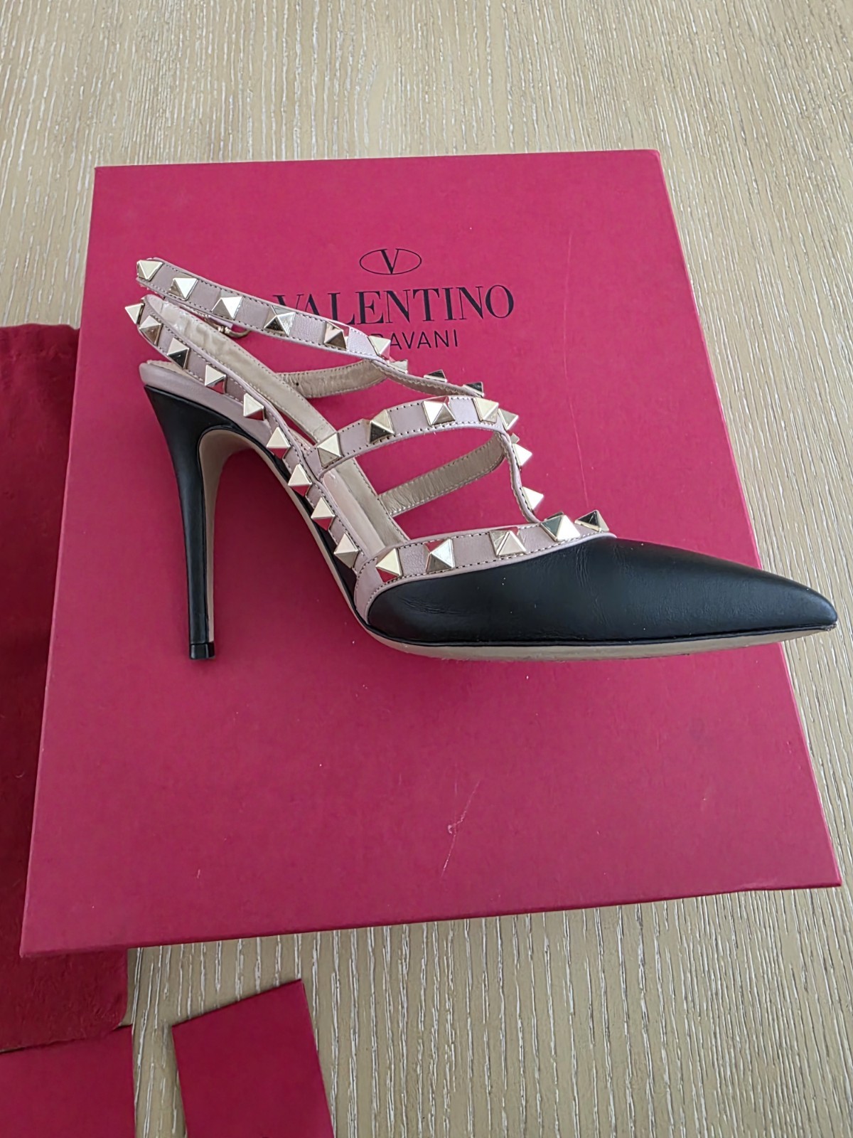 Valentino Garavani Rockstud Strappy Ankle Strap Pointed Toe Heels size 5