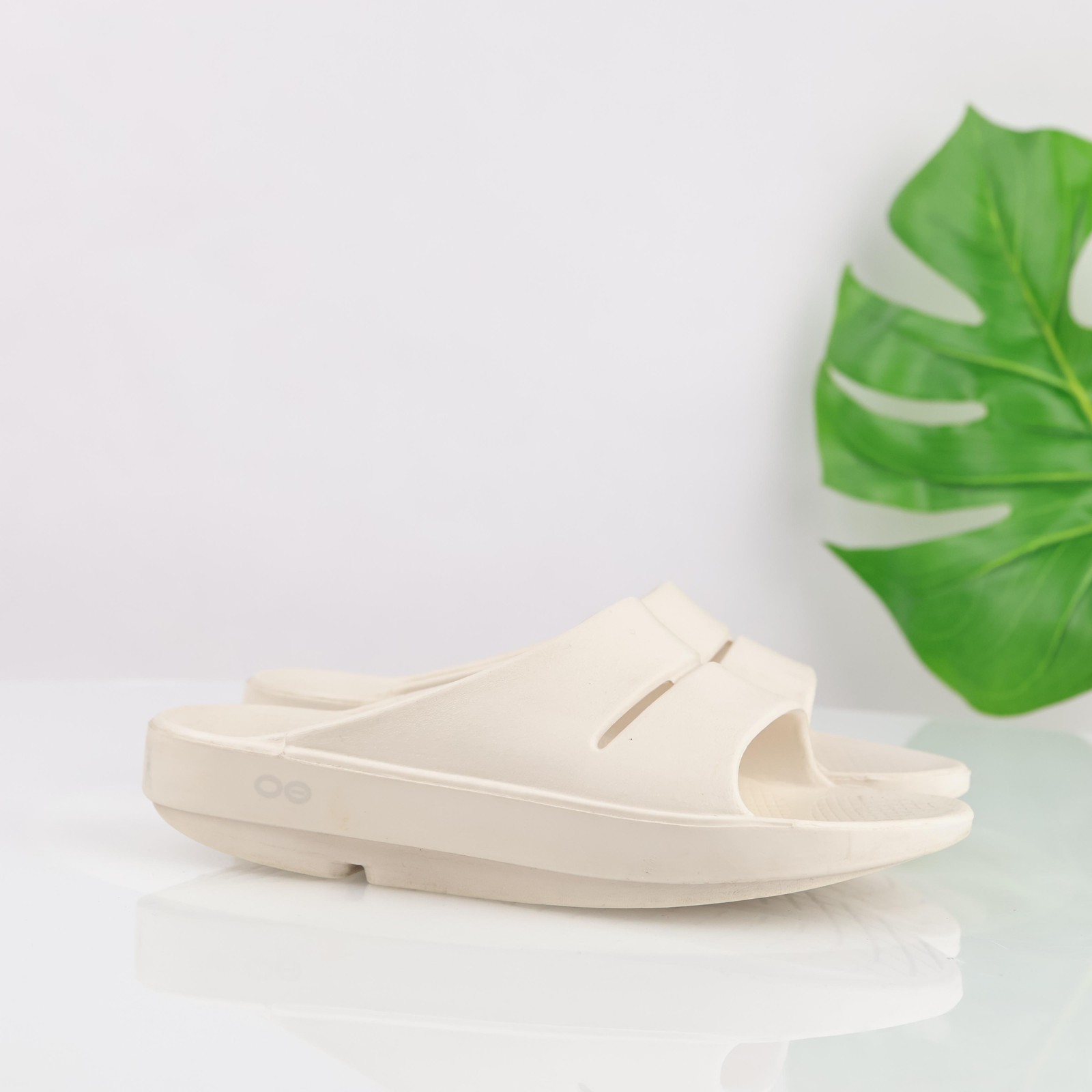 OOFOS Womens OOahh Recovery Sandals Size 6 Nomad Tan Slide Comfy Sporty Shoes