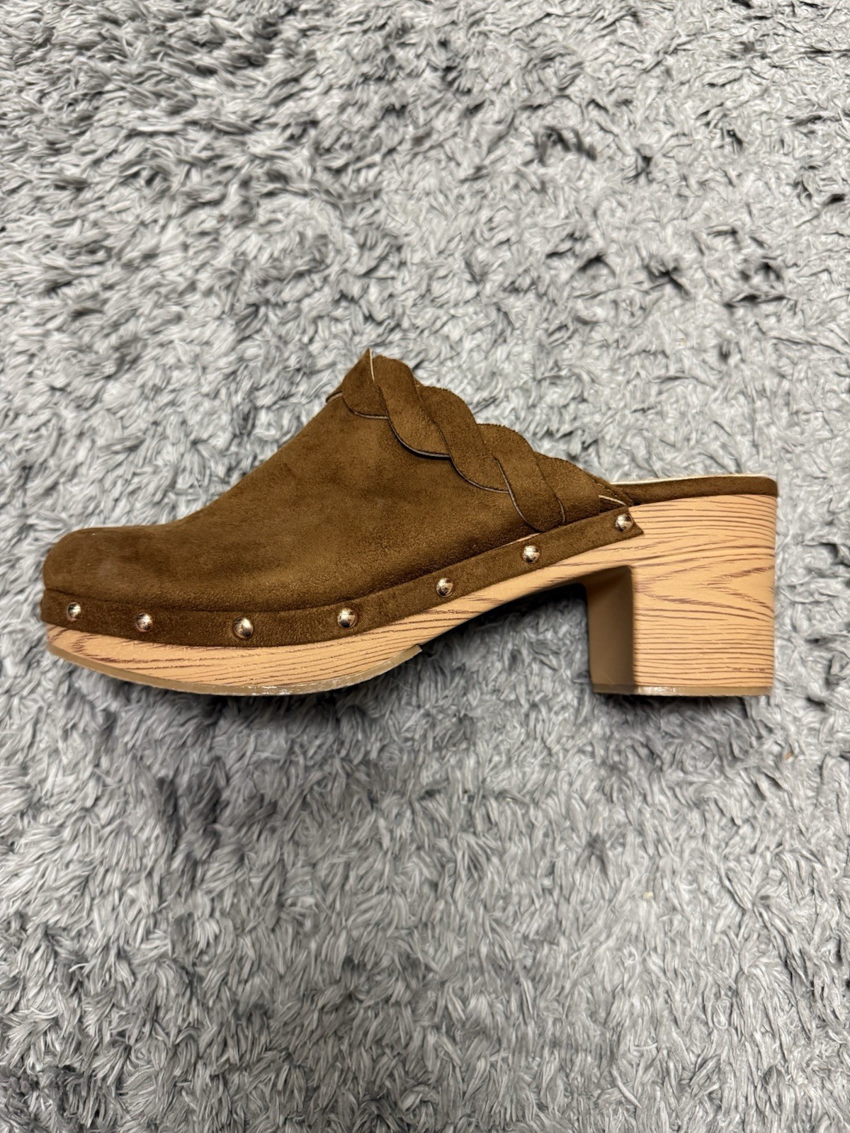 Chase and Chloe women’s Brown Suede Braided Mule Slide size 8.5