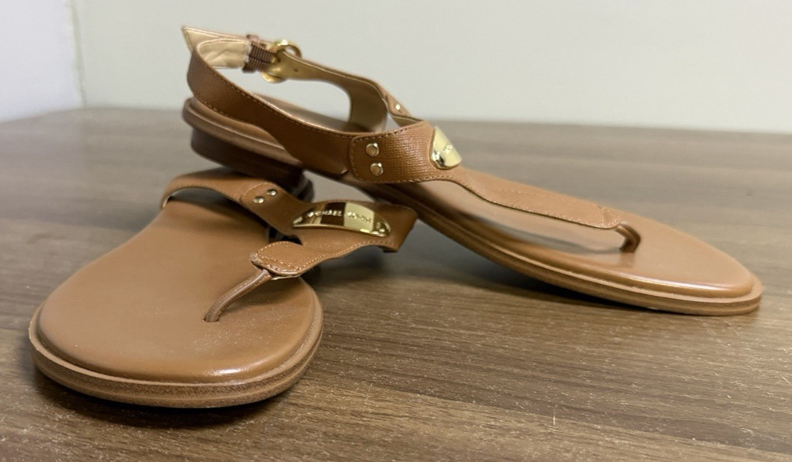 Michael Kors mk Plate Luggage 18K Gold Buckle Leather Sandal Women’s Sizes 8