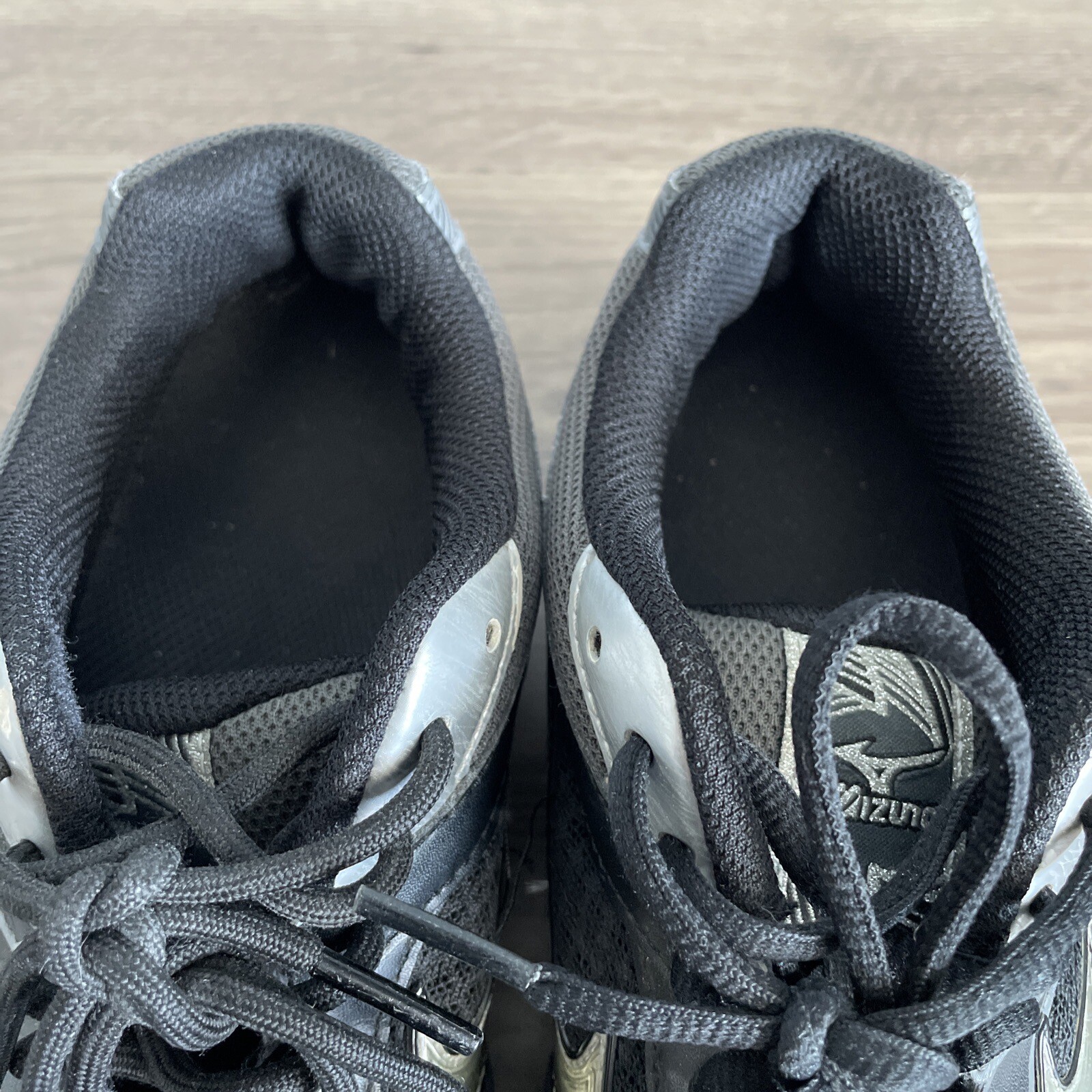 Mizuno Womens Wave Bolt 6 430224 9073 Black Running Shoes Sneakers Size 6.5