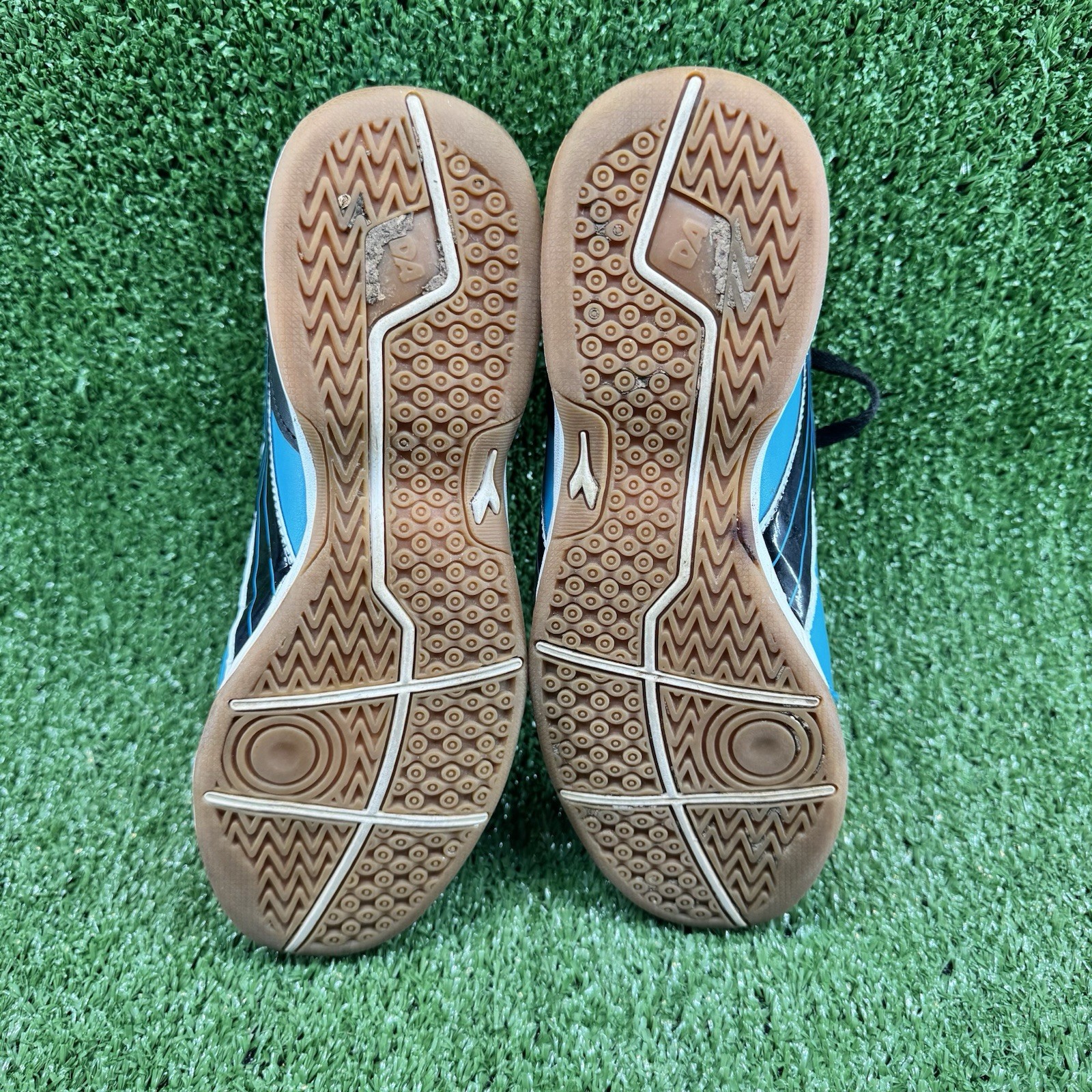 Diadora indoor Soccer Men’s Shoes Size 6.5 Blue 0145