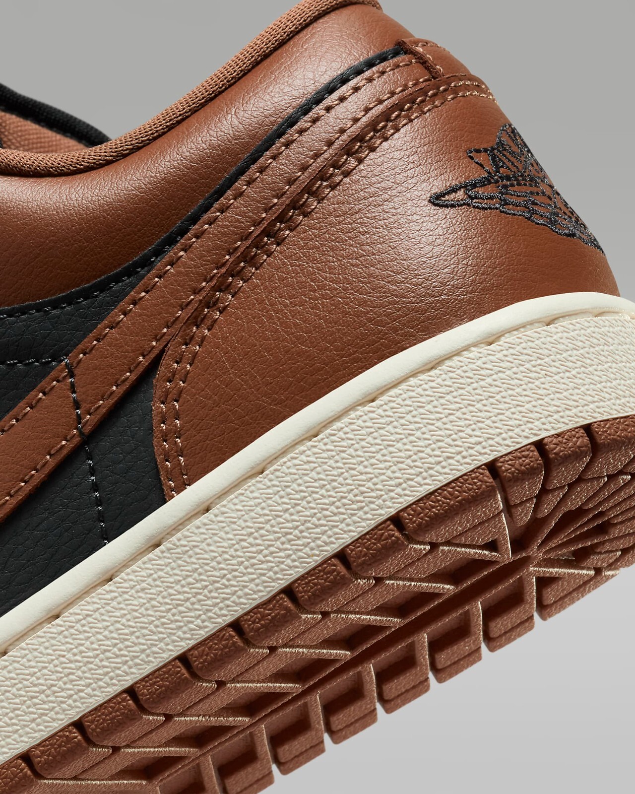NIKE Women’s Air Jordan 1 LOW DC0774-021 Off Noir Sail Archio Brown