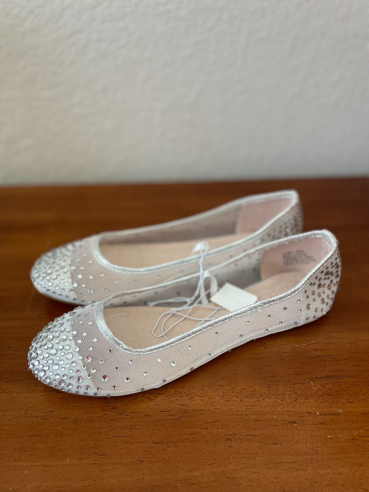 NWT De Blossom Collection Womens Silver Embellished Ballet Flats Size 6.5