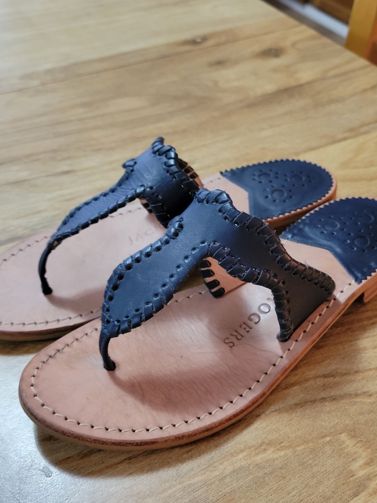 Navy Blue 100% Leather Flat Thong Sandals By JACK ROGERS sz 6. Very Clean