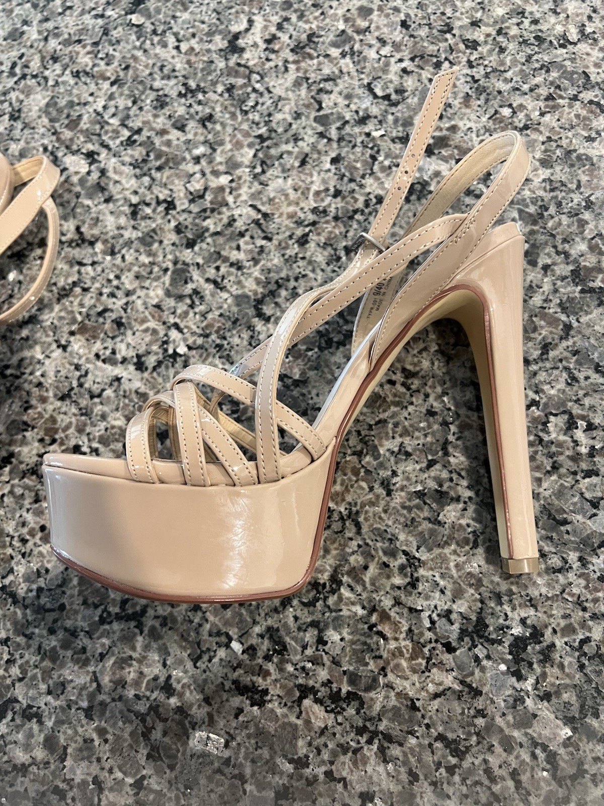 Chinese Laundry Women’s Beige Patent Strappy Platform Open Toe Buckle Heel 8