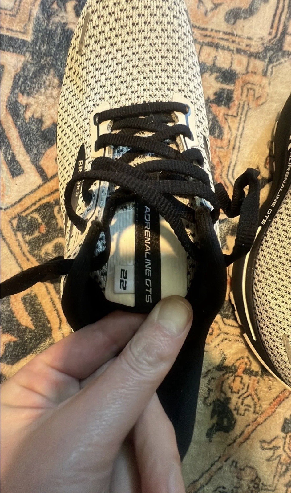 Brooks Adrenaline GTS 22 Women’s Running Shoes Lace-Up Low Top Black/White