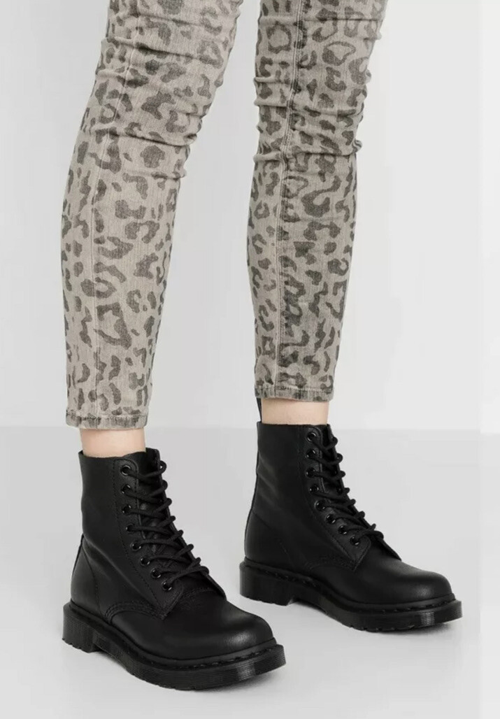 Dr martens 1460 MONO SMOOTH LEATHER LACE UP BOOTS Size 9 Women 8 Men