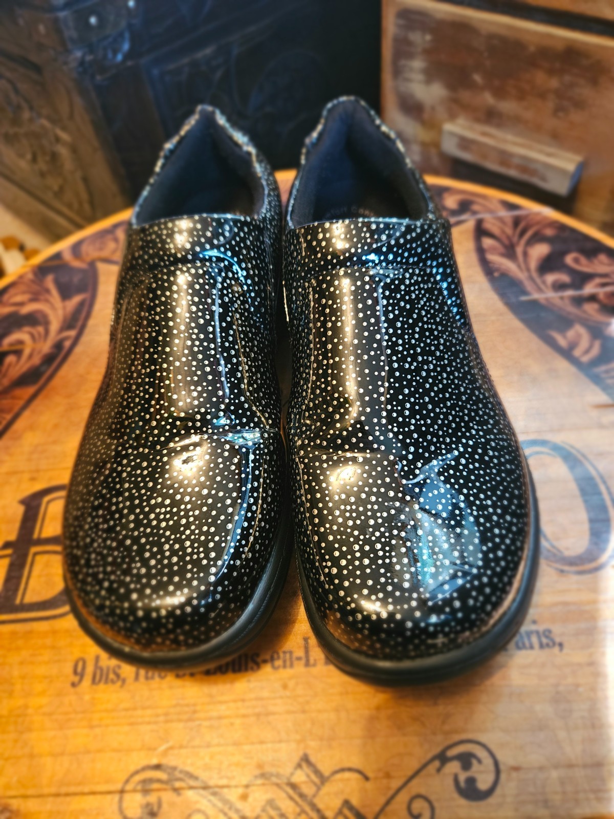 SPRING STEP SLIP ON SHOES BLACK TINY BUBBLE PATTERN – SIZE 7 – MOISTURE WICKING