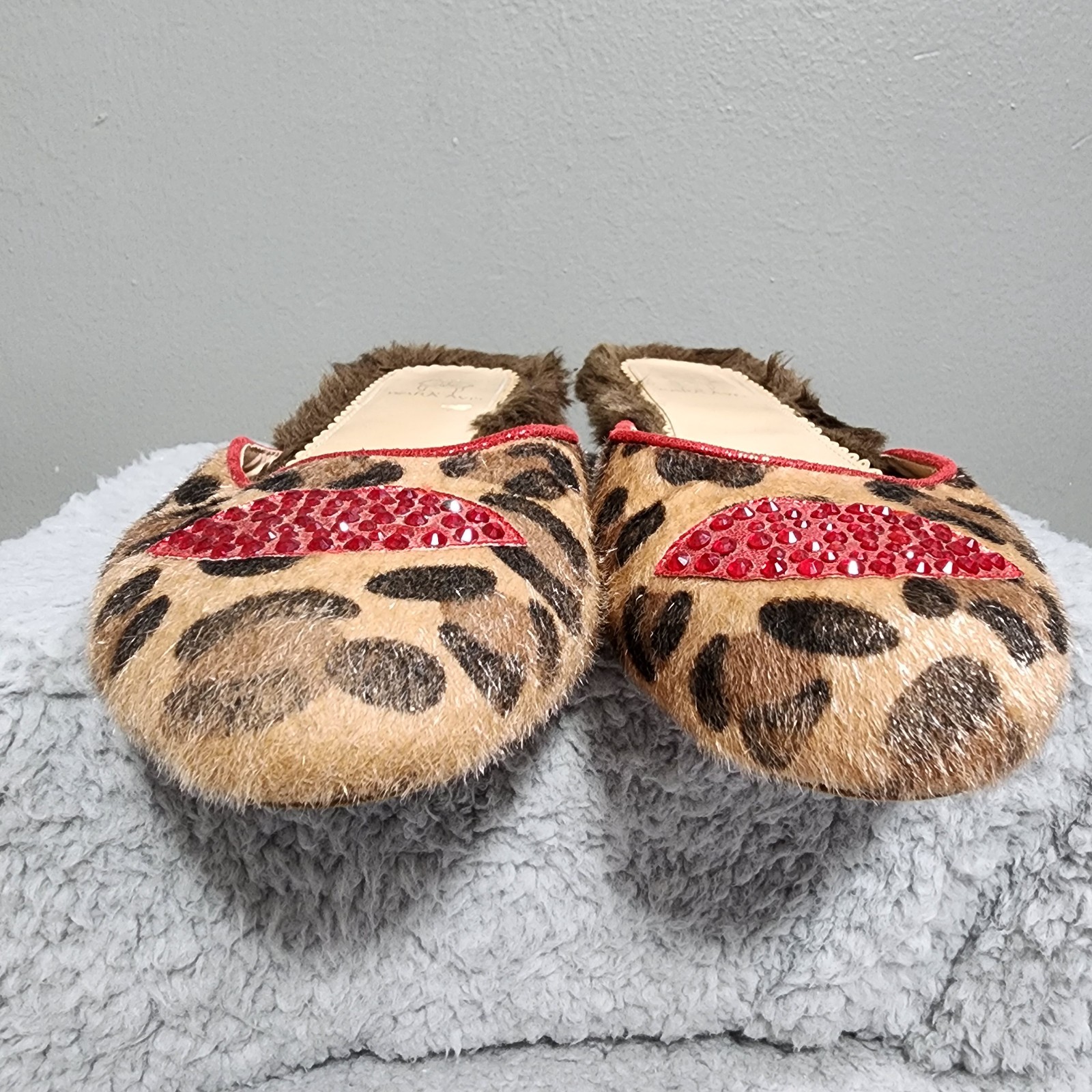Rara Avis Leopard Print Red Rhinestone Lips Faux Fur Mule by Iris Apfel Size 8W