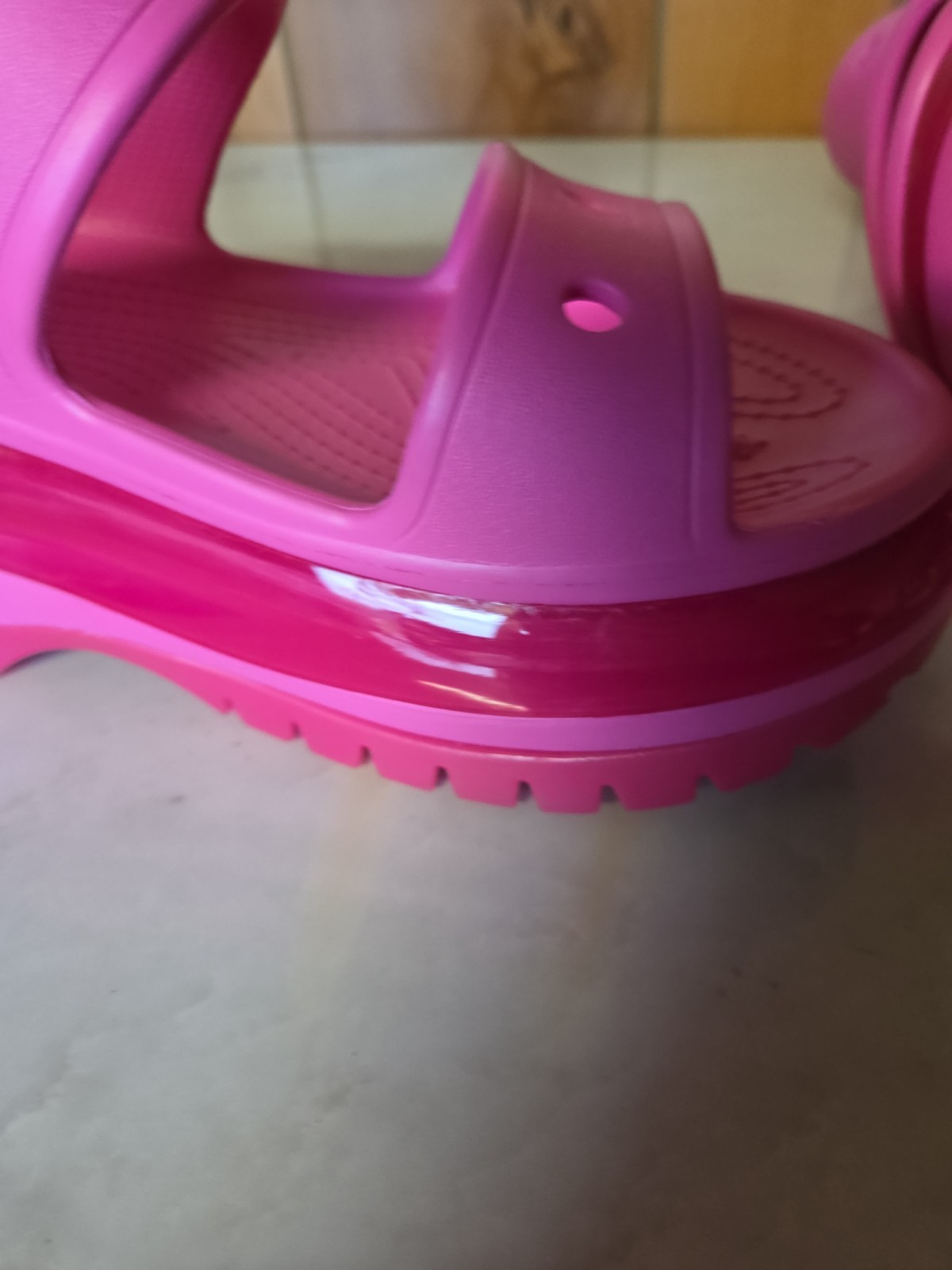 Crocs Classic Mega Crush Platform Sandal Juice Pink Barbie Limited Edition Sz W9