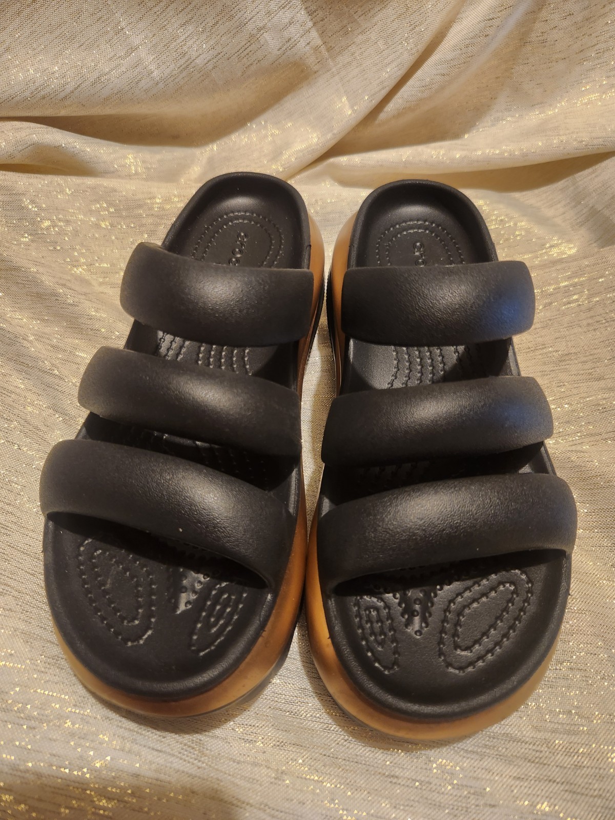 Crocs Mega Crush Metallic Black Gold Triple Strap Sandal Unisex Women 7 Men 5