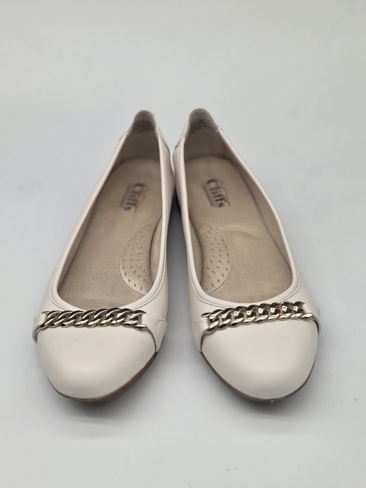 Cliffs By White Mountain Charmed Shoes Size 10 M Off White Gold Chain Flat Shoe