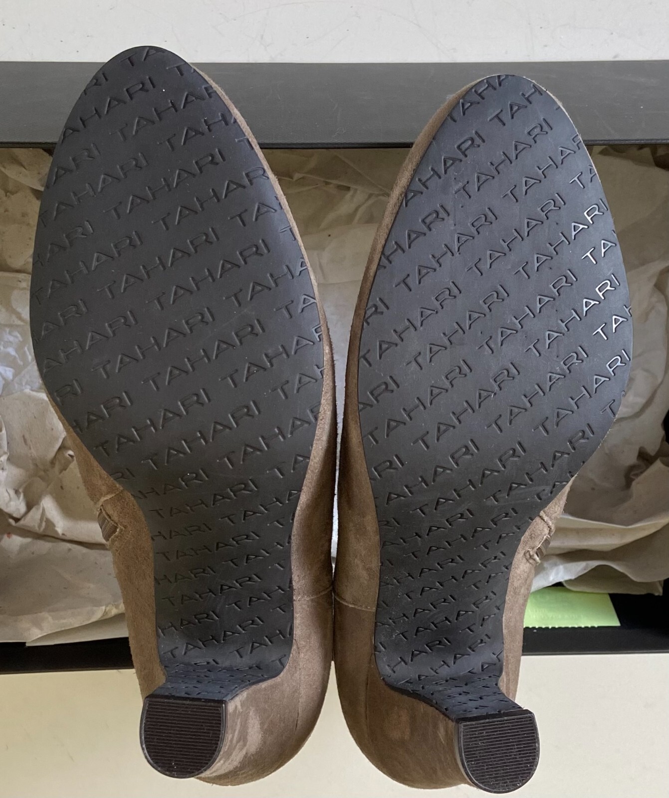 Tahari – Taupe Suede Ankle Heeled Booties – Women’s US Size 6M