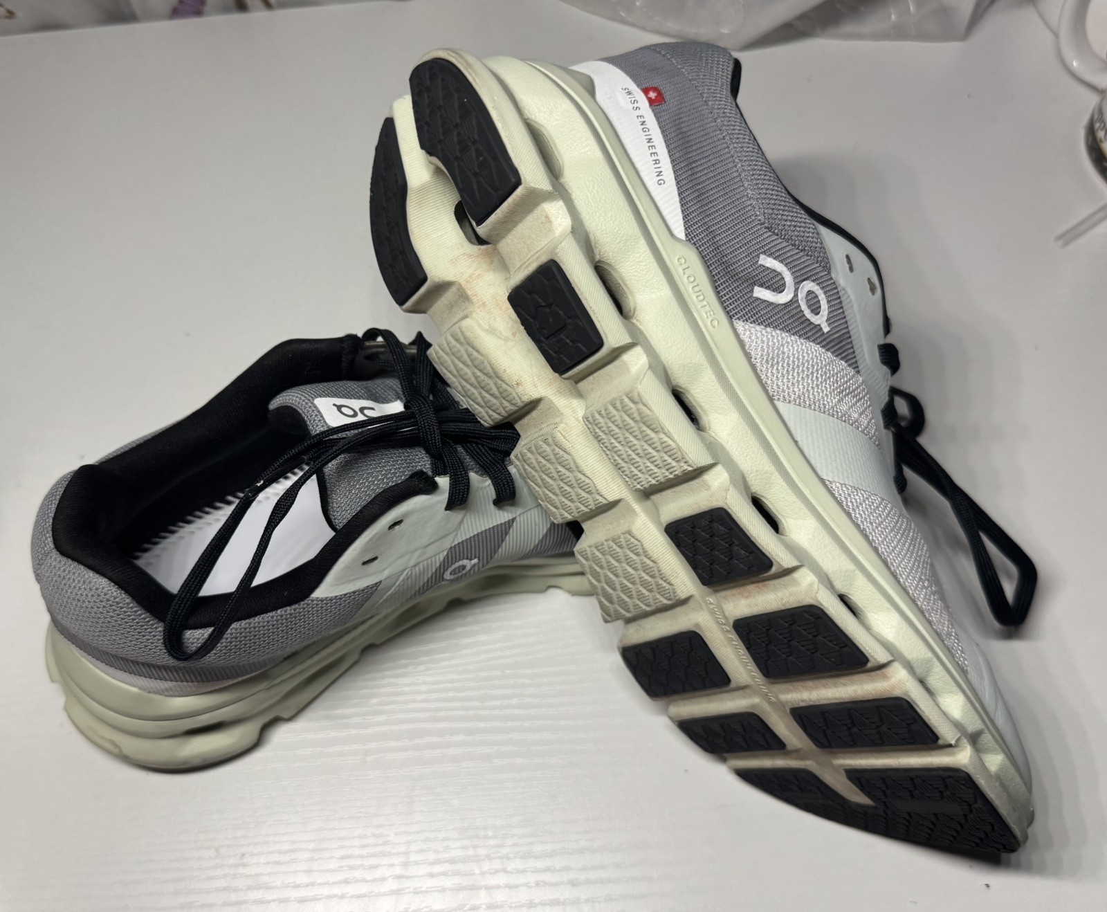 Women’s On Cloud Cloudrunner Running Shoes 2024 Size W8.5 White/Lime Green