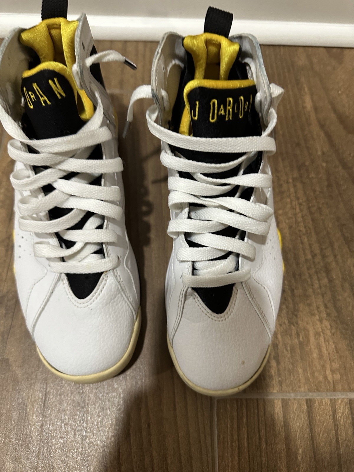 Jordan 7 Maize Size 7.5 (No Box Separation Please Read Description & See Photos)