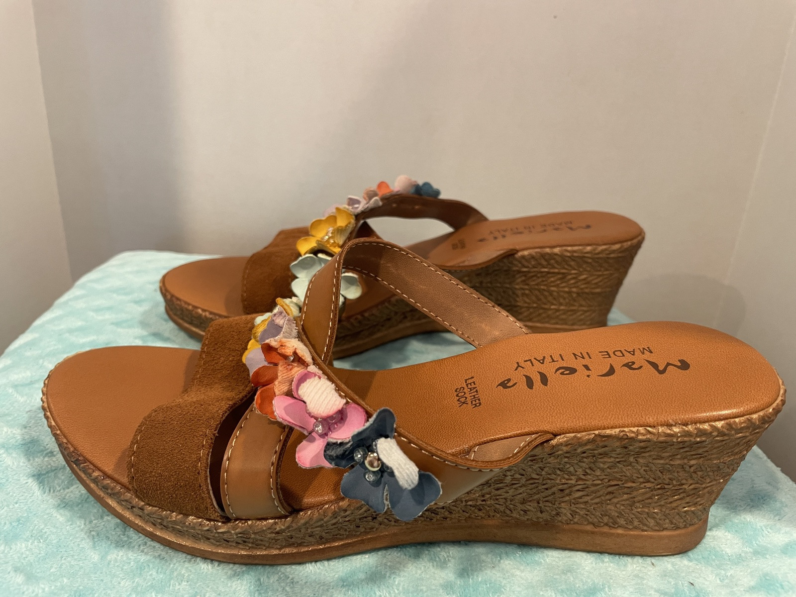 Mariella Floral Wedge Italian Leather Sandal Size 9