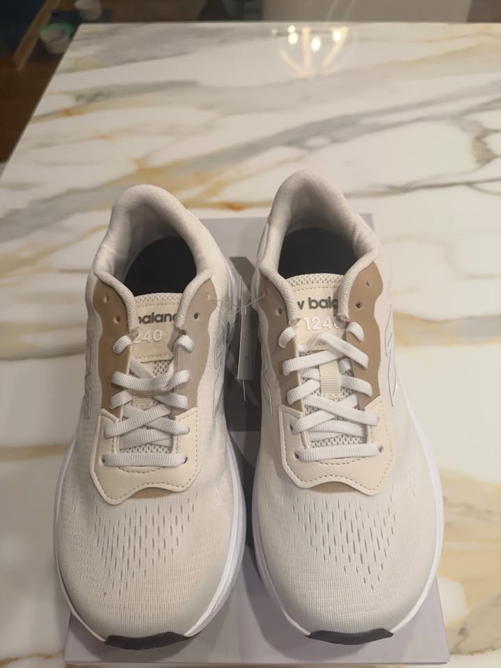 New in Box New Balance Fresh Foam 1240v1 size 7.5 B Sea Salt/Linen/Linen