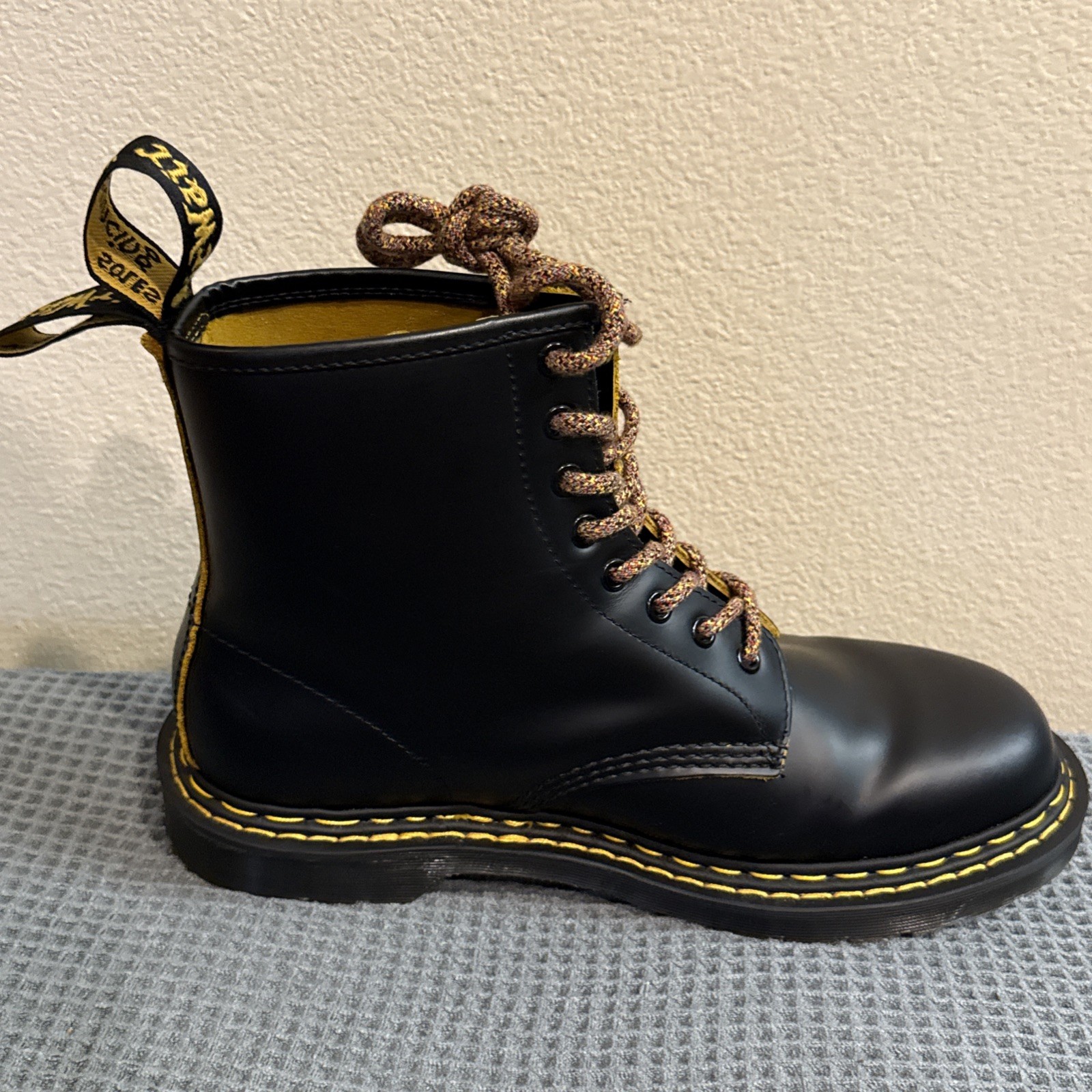 Dr. Martens 1460 Black Smooth Leather Eye Combat Boots M 10 W 11 AirWair Grunge