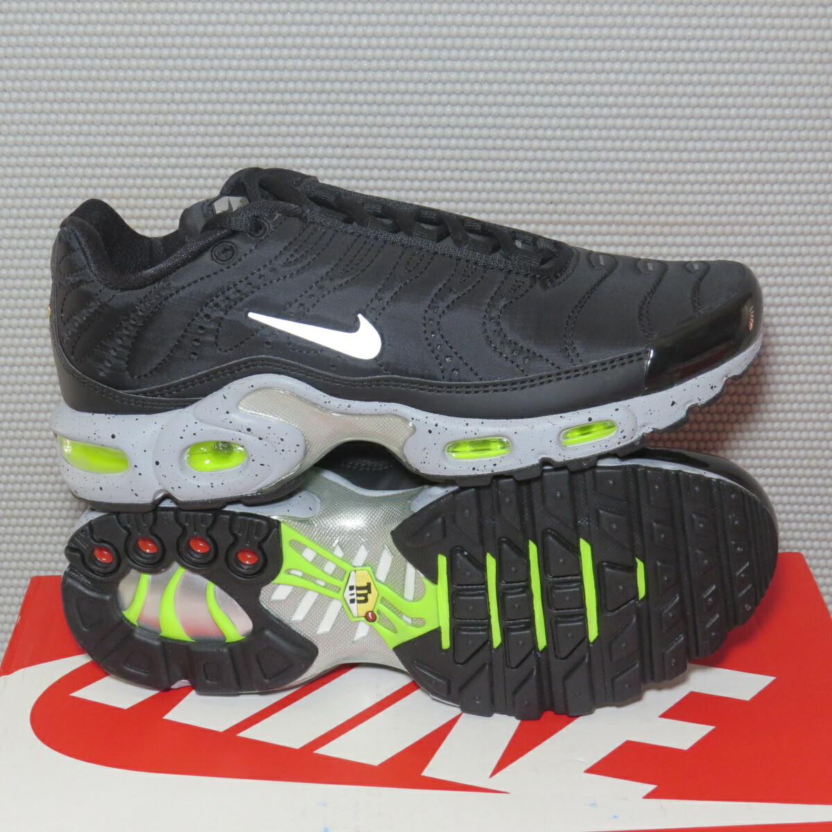 Nike Air Max Plus Premium Black Matte 815994-003 Size Mens 6 – Womens 7.5 NIB