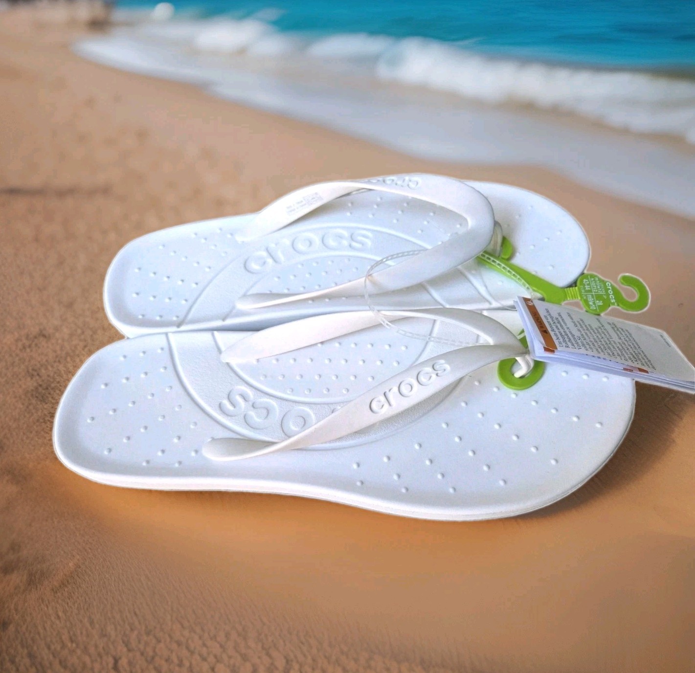 NWT Sz. M10 W12 Crocs Unisex-Adult Flip-Flop White Sandals Slippers Shoes