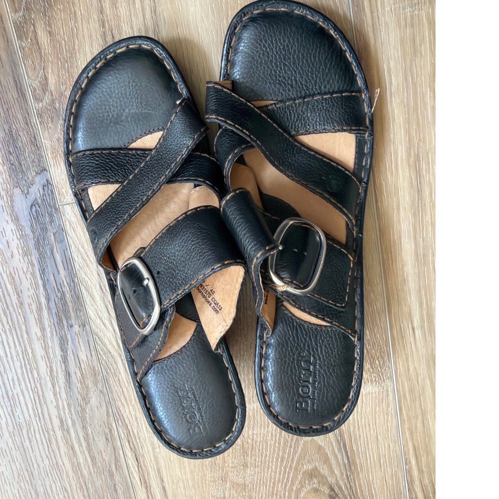 Børn Black Leather Crisscross Buckle Wedge Sandals Size 10 Slip On NWOB Shoes