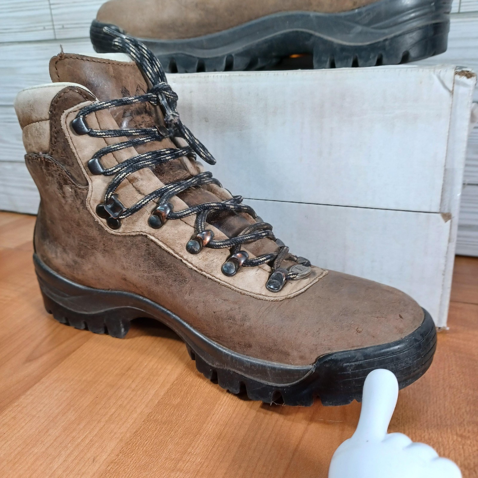 Vintage Raichle REI Boots Womens 9.5 M Distressed Mountaineering Made Hungary