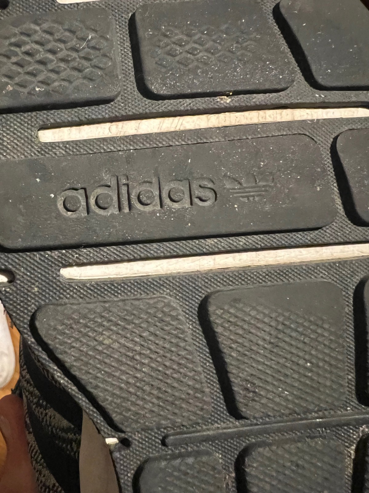Adidas_Women’s_Athletic Sneakers_Size 4.5_PBB 698007_cHECK iT_