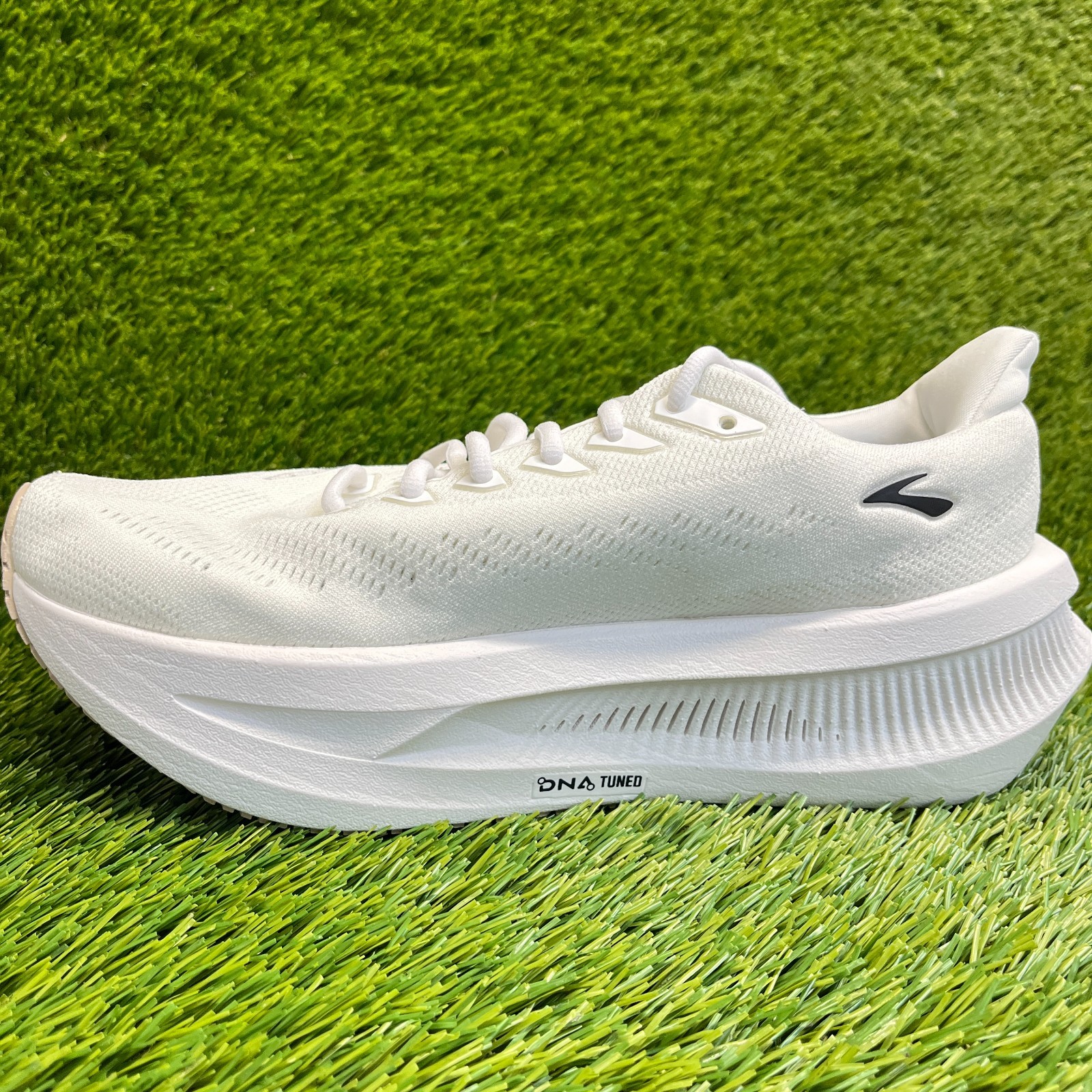 Brooks Glycerin Max 2 Womens Size 9.5 White Black Road Running Shoes Sneakers