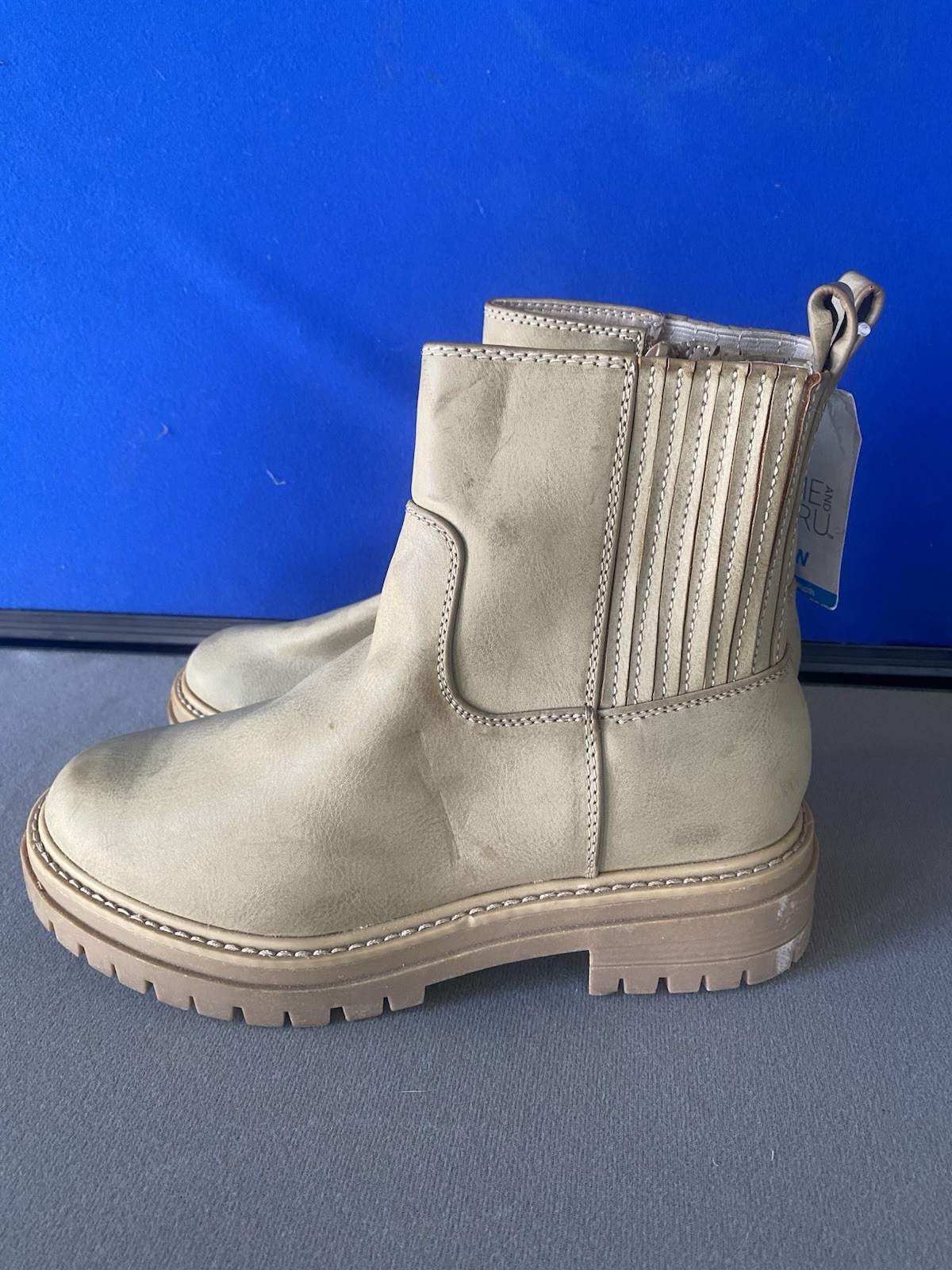Brand New with Tags – Time and Tru Lug Chelsea Boots – Khaki – Wide Width