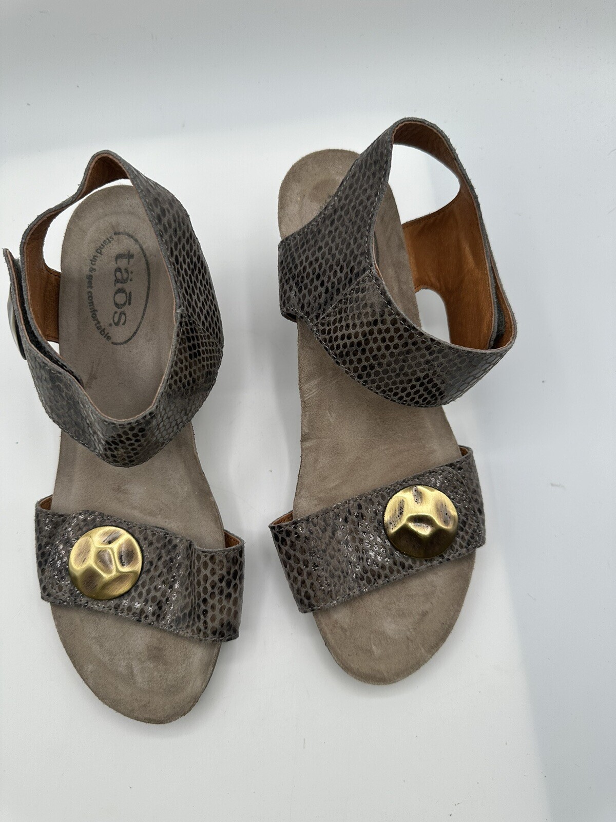 Taos Carousel Brownish Gray Snakeskin Print Wedge Sandals Size 38 /7-7.5