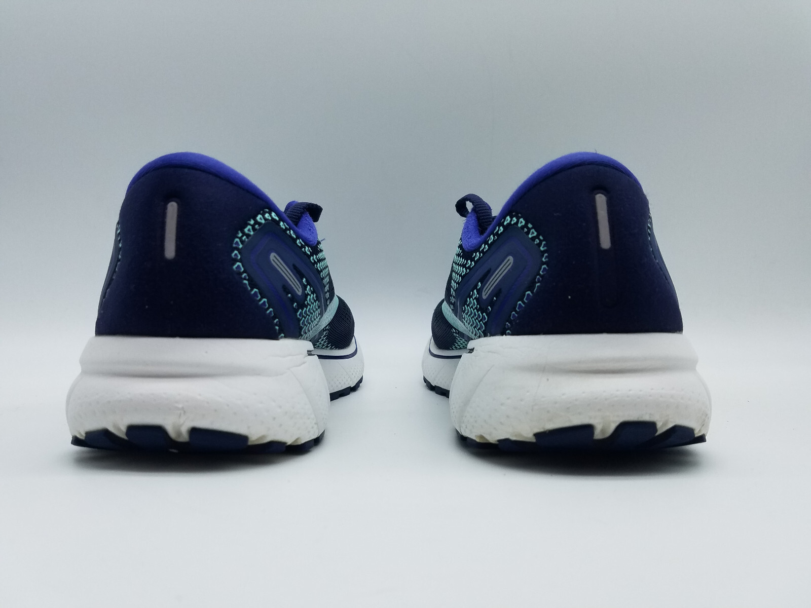 Brooks Ghost 14 Women’s Size 9.5 B (Medium) Running Shoes Blue *See description