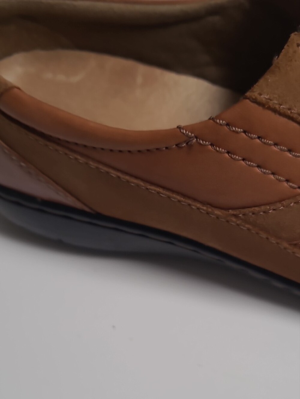 Clarks Relano Comfort Casual Leather Shoes – Two-Tone Brown and Tan – Size 7W