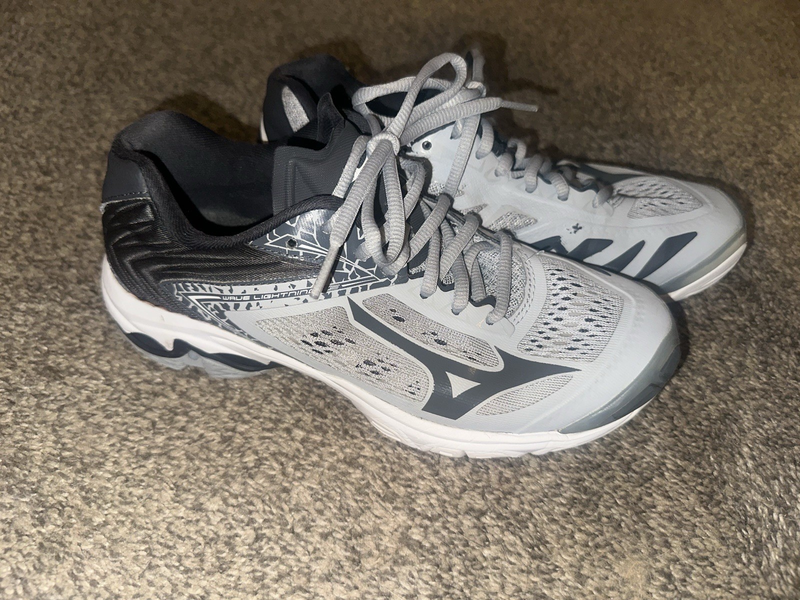 Mizuno Wave Lightning Z5 Volleyball Court Shoes Size US 8