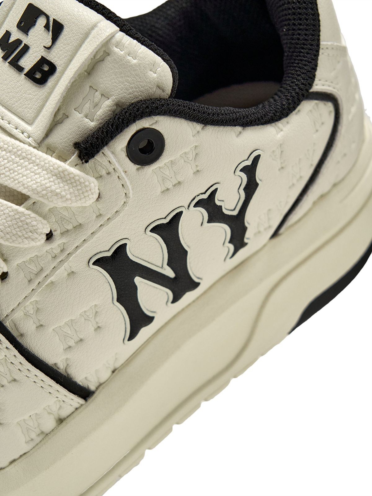 MLB Chunky Liner Embo Monogram Cooperstown New York Yankees Sneakers US 5-12