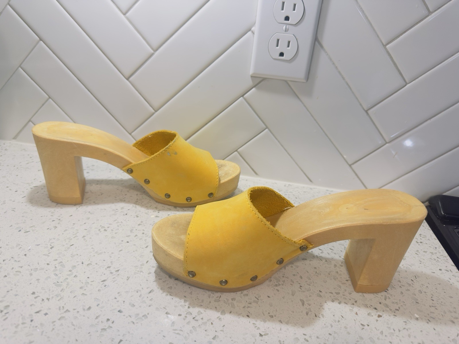 Vintage 1980s Candies Original Sandals High Heels Slides Yellow Golden 8 / 39