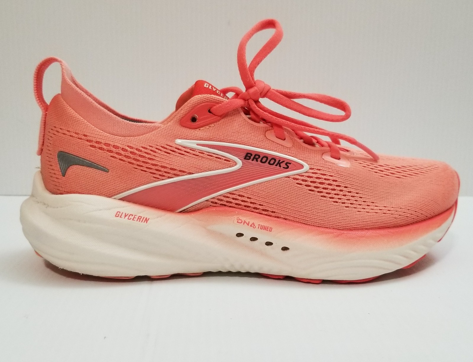 Brooks Women’s Glycerin 22 Size 7.5B 1204341B625 Desert Flower/Hot Coral Sneaker