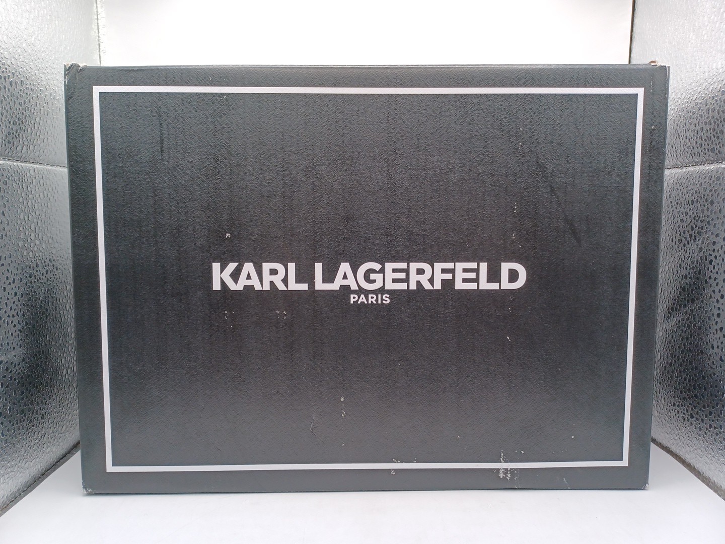 NEW Karl Lagerfeld Paris Meade Lace Up Sneakers Womens Size 8.5 US