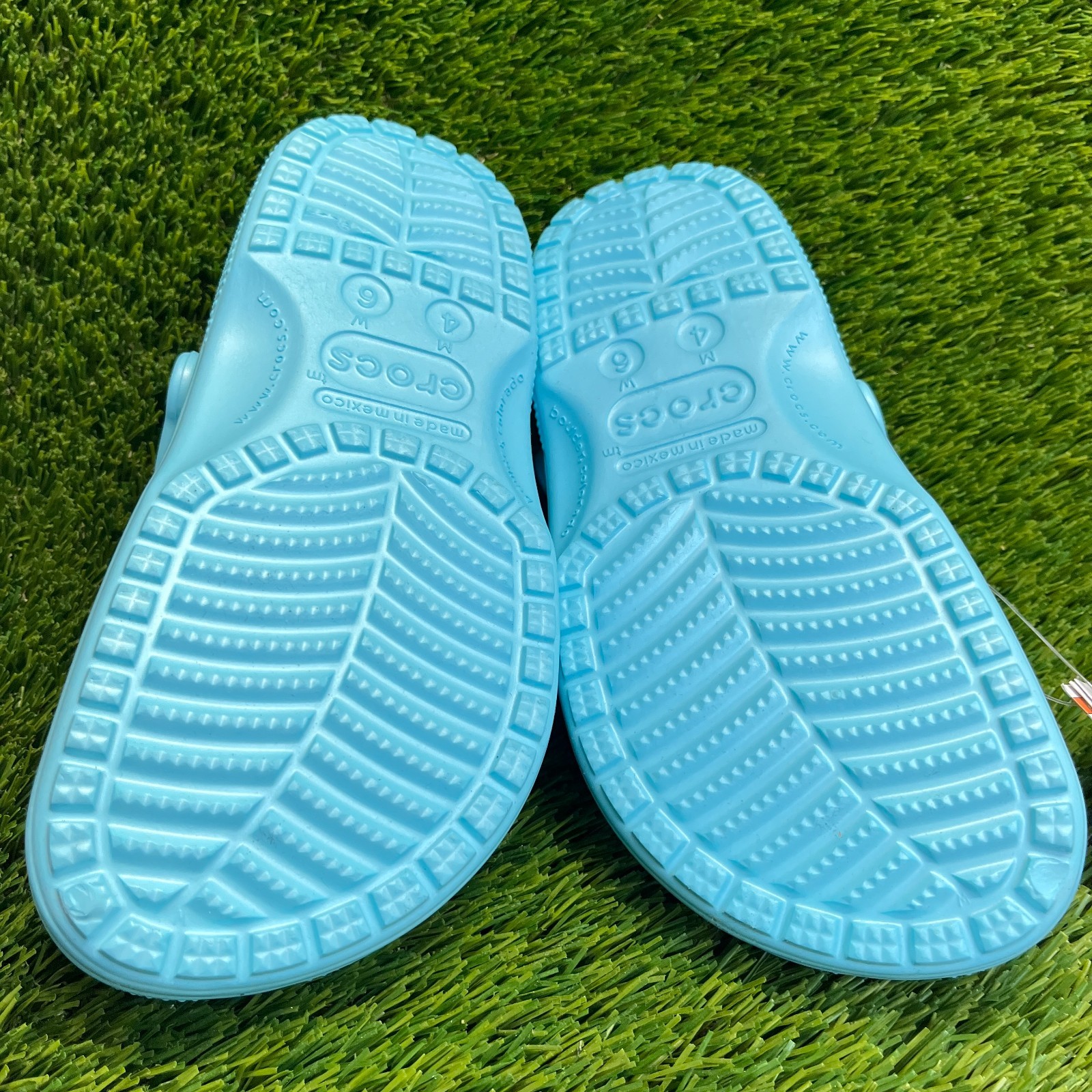 Crocs Classic Clog Womens Size 6 Blue Beach Walking Outdoor Slip On Sandals