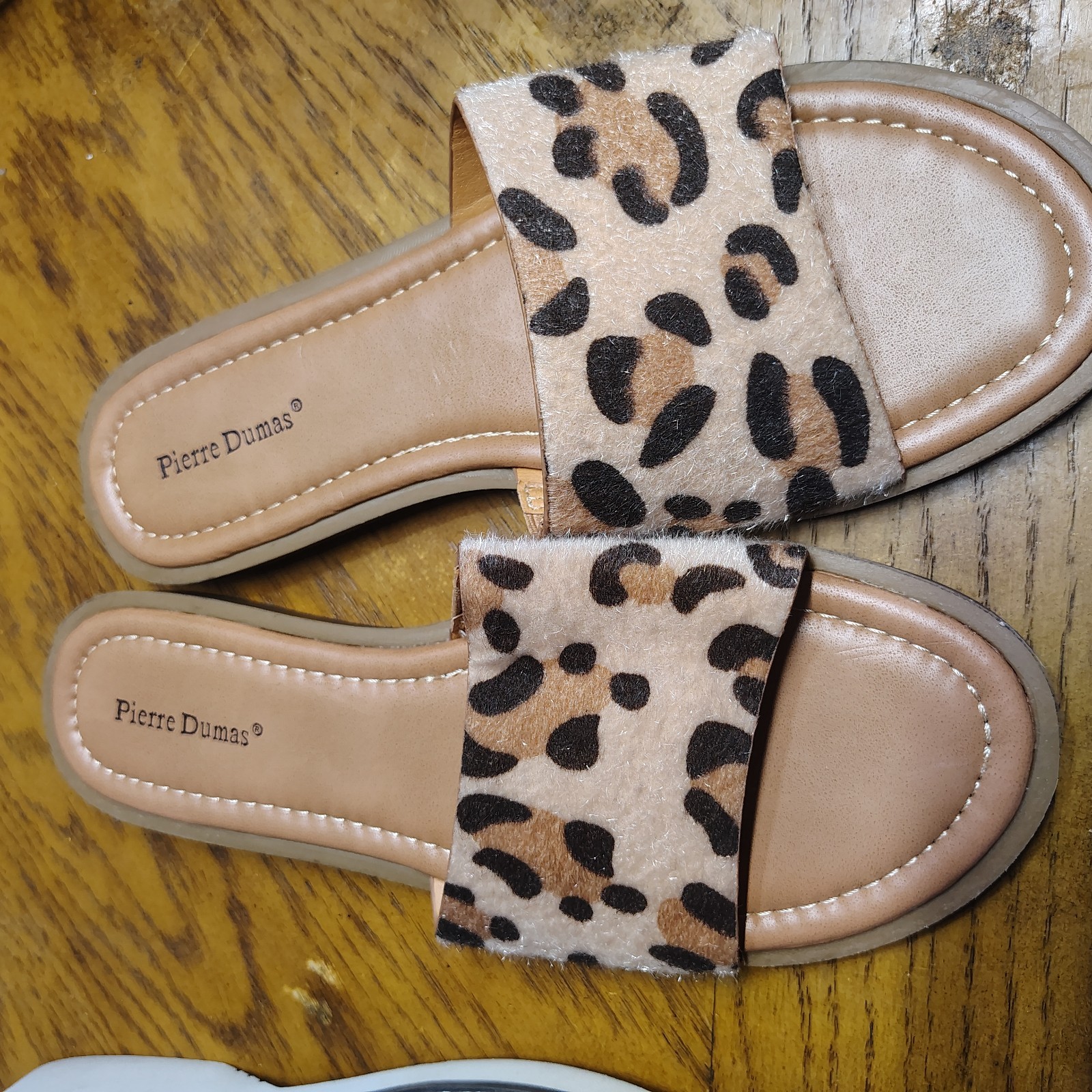 New PIERRE DUMAS Women Sandals Animal Print Lizzie Slide Sandal Size 8M US