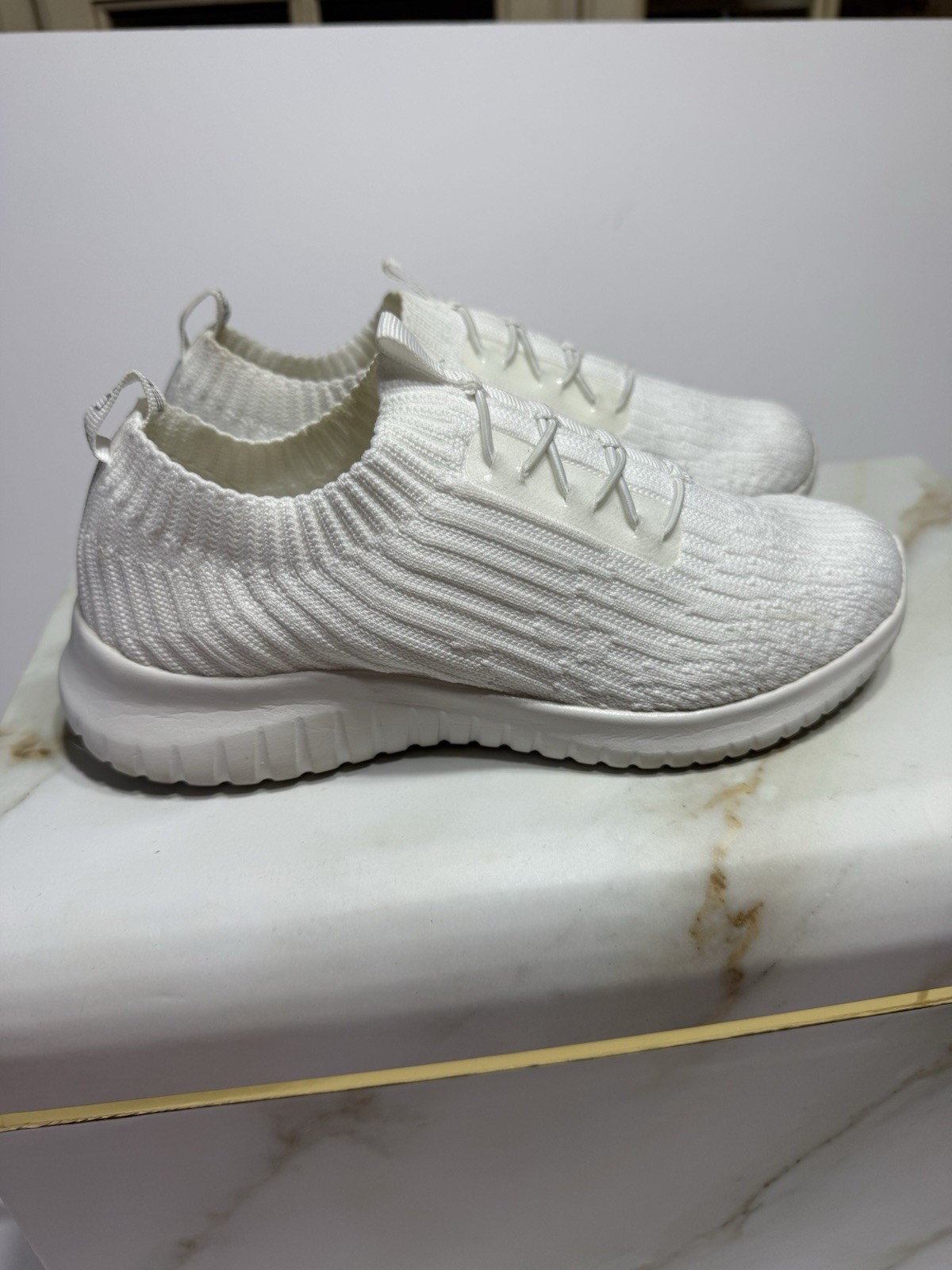 TIOSEBON White Slip On Lightweight Casual Walking Cheer Sneakers Women’s 36 (6)