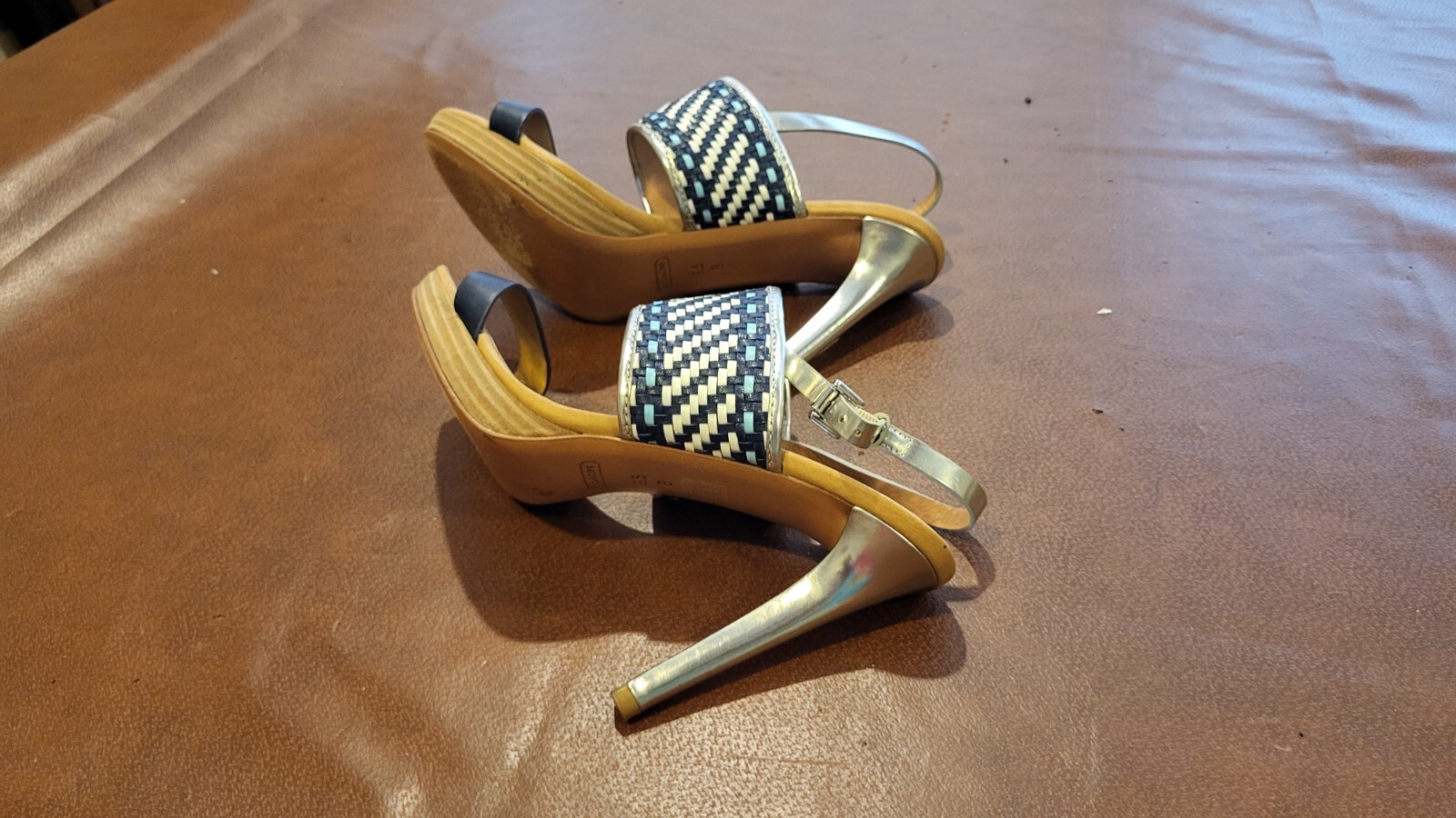 Coach Steffi Blue Tan And Silver Slingback sandal Pump SZ 9.5 4″ HEEL, EUC!