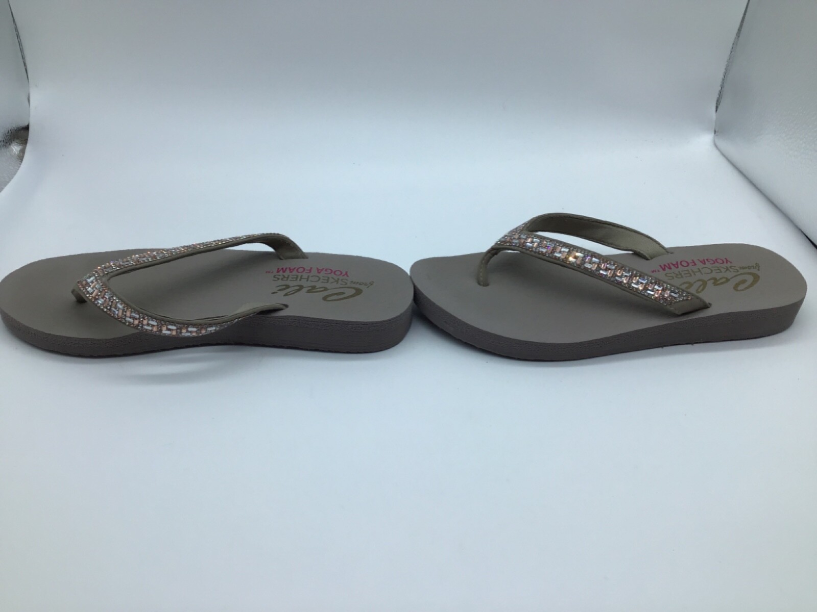Cali from Skechers Yoga Foam Womens Gray Flip Flops Sz 8