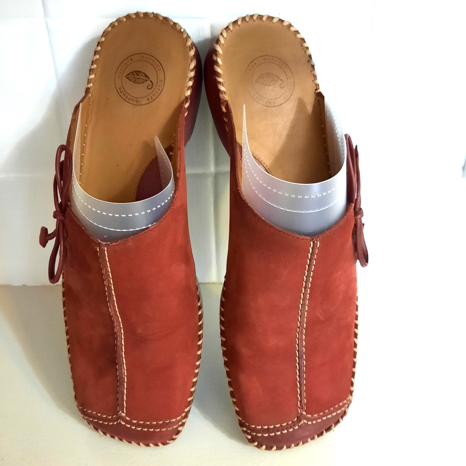 Women’s Nurture by Lamaze Size 8M Burgundy Suede Slip On Mule-«Sophie» Brazil-