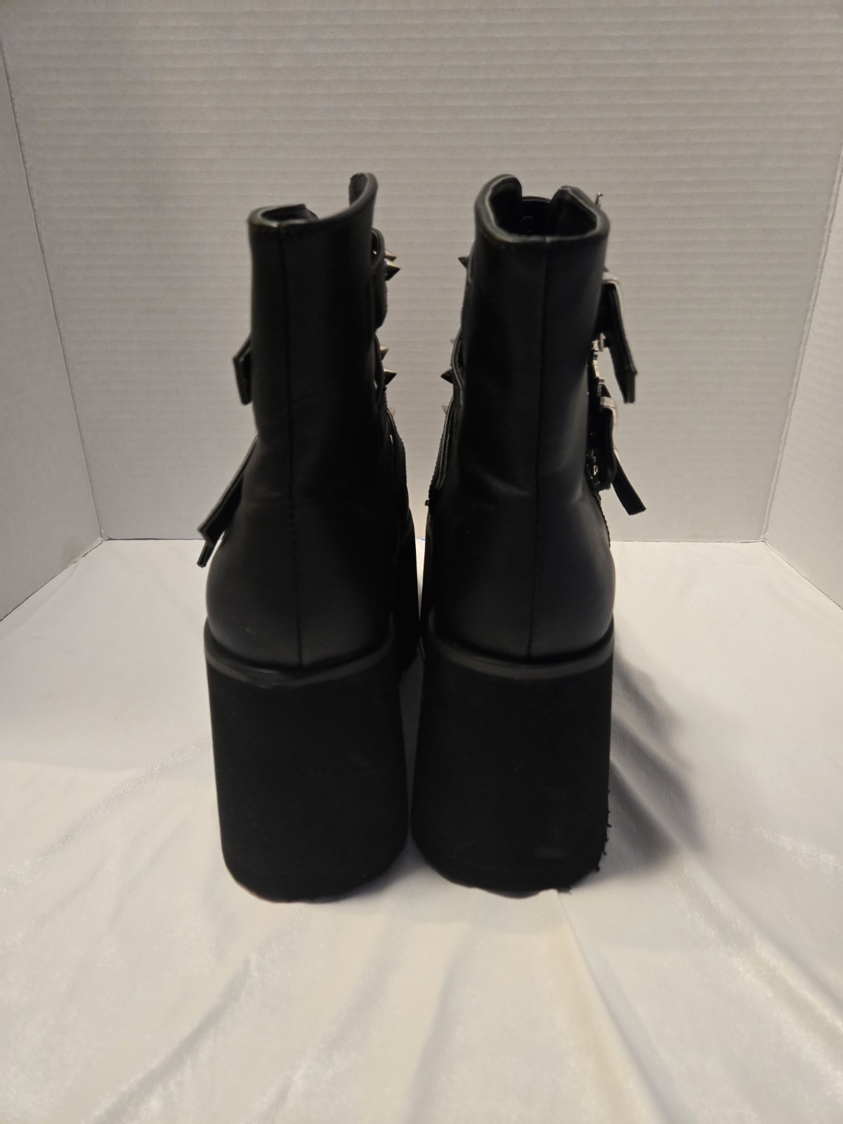 DEMONIA Womens ASH55/BVL Chunky Vegan Black Bat Buckles Platform Ankle Boot Sz 6